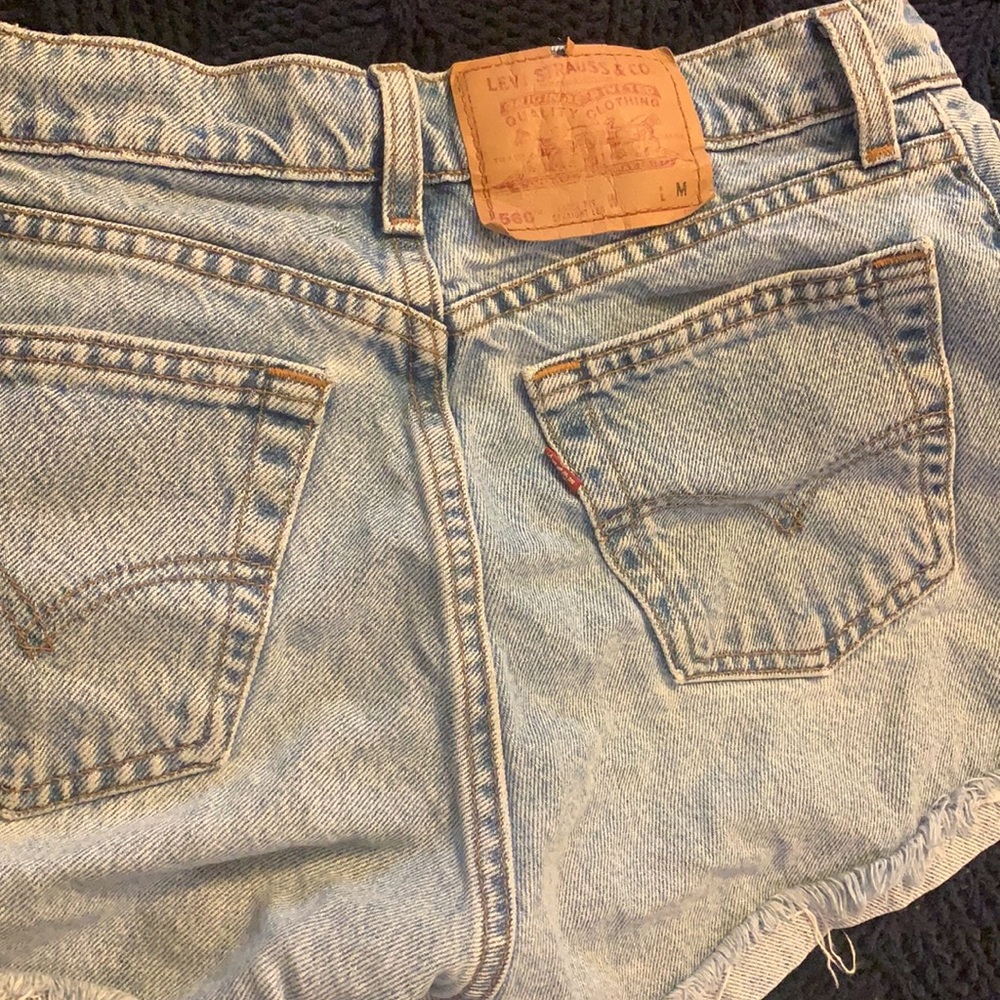 High waisted Levi shorts - Picture 4 of 6